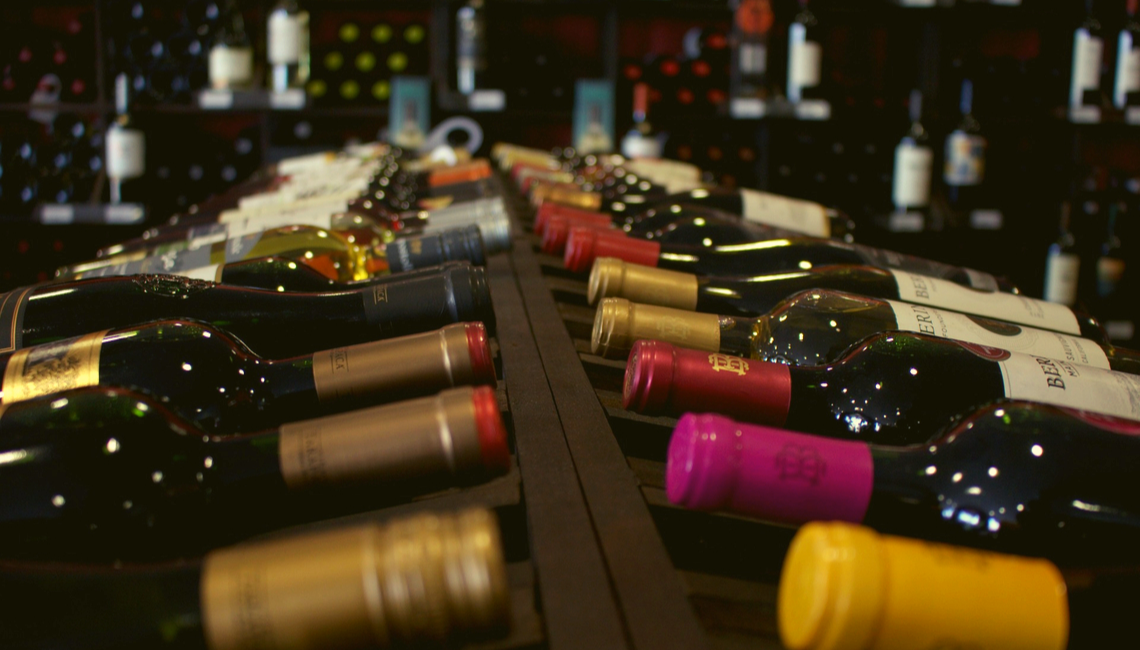 Does Wine Needs To Be Stored On Its Side When Aged?