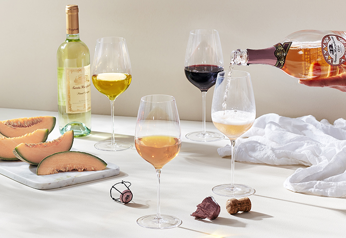set of 4 Wine Enthusiast Fusion Air Universal wine glasses - best wine glasses set for regular entertaining